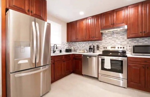 College Park House | Home in College Park