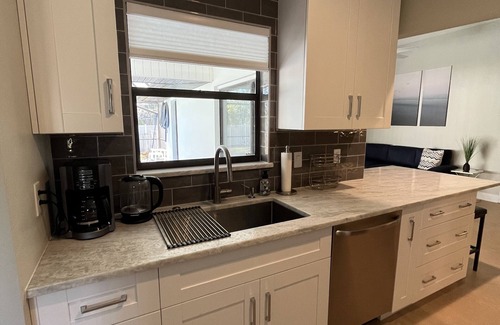 Englewood East House | Home in Englewood/heated pool