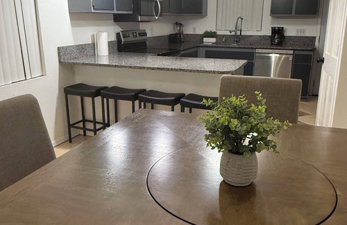 Kingman House | Home in Kingman 5beds with gated parking RV&Boat Parking