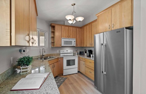 Casas Adobes House | Home in North Tucson. Appealing 2 bed, 2 bath, 2 car garage single family home.