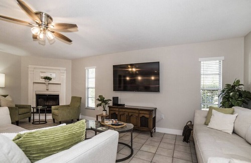 Carrollwood House | ⭐⭐⭐⭐⭐Home in Safe area~ Grill, Bikes, Beach gear, 2 Patios,