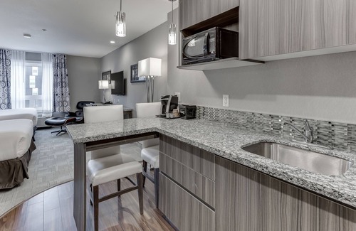 Stonebridge Hotel | Home Inn & Suites Saskatoon South