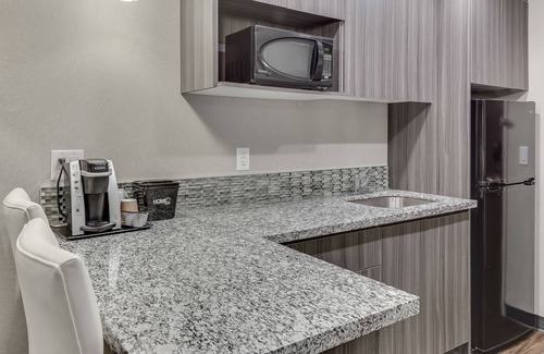 Stonebridge Hotel | Home Inn & Suites Saskatoon South