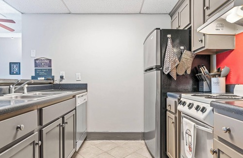 Athens Condo | Home is Where the Arch is | Across from UGA!