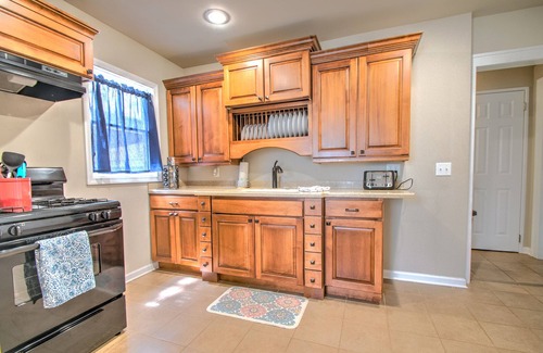 Green Acres House | Home Near I-65, Albanese Candy, Avalon Mnr, Rte 30