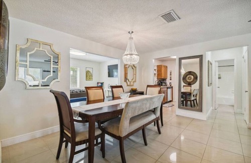Spring Hill House | Home Near Weeki Wachee, King Bed, Huge Backyard