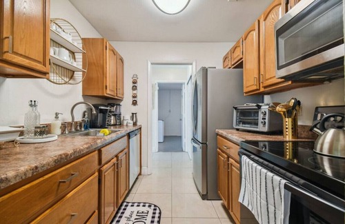 Spring Hill House | Home Near Weeki Wachee, King Bed, Huge Backyard