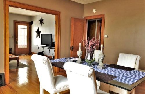 Omaha House | Home near Zoo/College World Series/Downtown