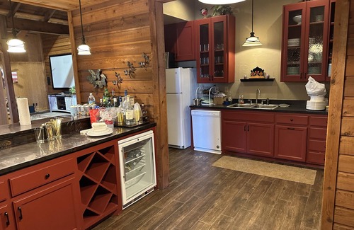 Weston House | Home on 30 acres with pond