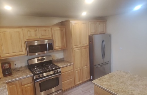 Deerwood House | Home on sunset lake. 3Bed/3Bath.