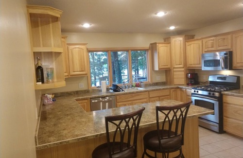 Deerwood House | Home on sunset lake. 3Bed/3Bath.