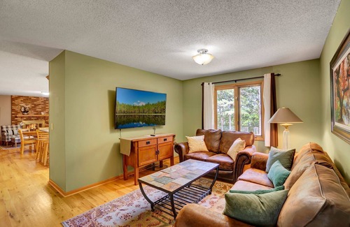 Woodbury House | Home on the lake,, 10 min to downtown Saint Paul, 3 miles of paved trail access
