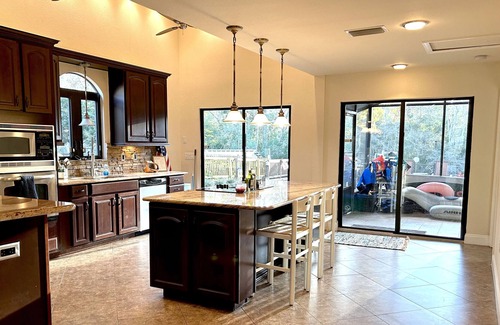 Weeki Wachee Gardens House | Home On the River - Weeki Wachee Cabin