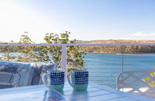 Lake Conjola House | Home On the Water Enjoy a relaxing lakeside hideaway at this charming and cosy