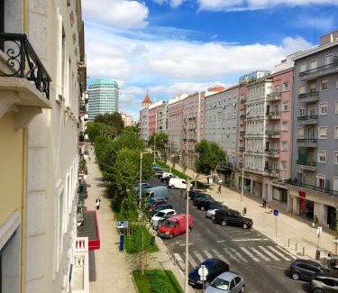 Sao Joao de Deus Apartment | Home Out Rooms & Apartments
