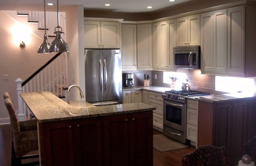 The Pines House | Home Right in Town with Private Pool - Sleeps 10