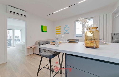 Lugano Apartment | Home Sofia Room 2 - Modern Station -By EasyLife Swiss