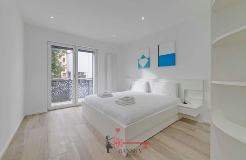 Lugano Apartment | Home Sofia Room 2 - Modern Station -By EasyLife Swiss