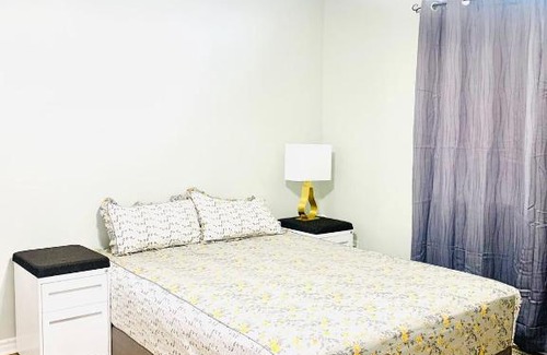Fletchers Creek South House | Home Stay Canada