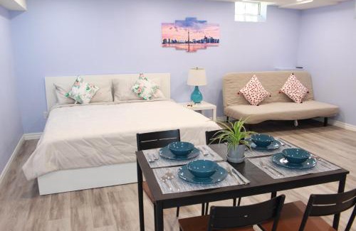 East Credit Apartment | Home Stay near the Airport