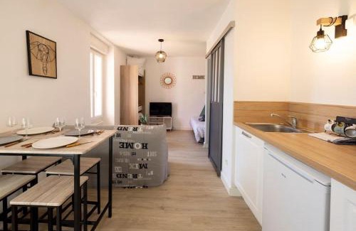 Montlucon Apartment | Home Studio - Tout équipé - proche Centre- Terrasse