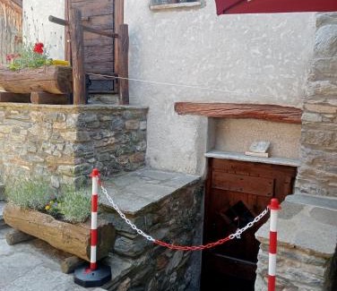 Antey-Saint-Andre Ski Chalet | Home Sweet Home