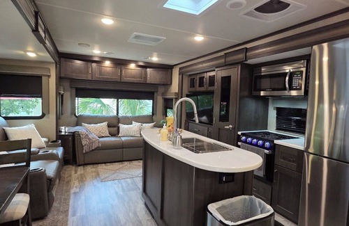 River Ranch Cottage | Home Sweet Home onsite RV Rental at River Ranch! 146