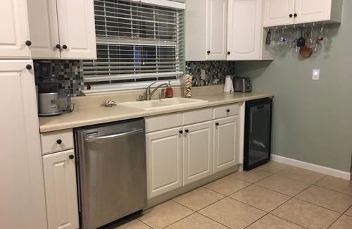 Lakeland House | Home sweet home under the oaks, Large Patio, Central Location