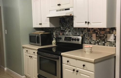 Lakeland House | Home sweet home under the oaks, Large Patio, Central Location