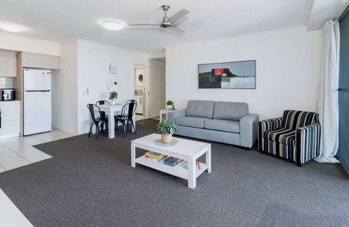 Townsville Apartment | Home to Holiday at Kensington
