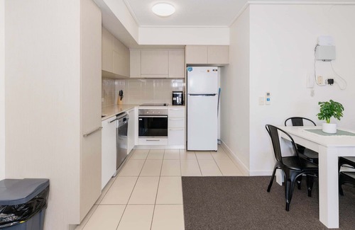 Townsville Apartment | Home to Holiday at Kensington