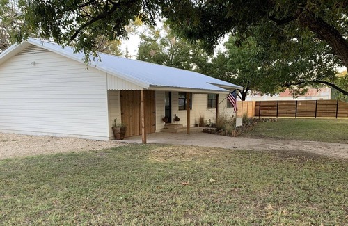 Hico House | Home w/Game Room and Backyard