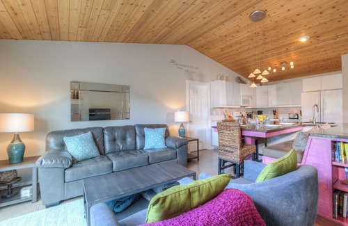 Big Sky House | Home w/hot tub & fireplace close to Big Sky Town Center & Resort - Bright and Beautiful Condo