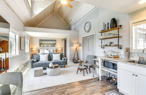 Town of Milo Apartment | Home w/Lake Views on Finger Lakes Wine Trail
