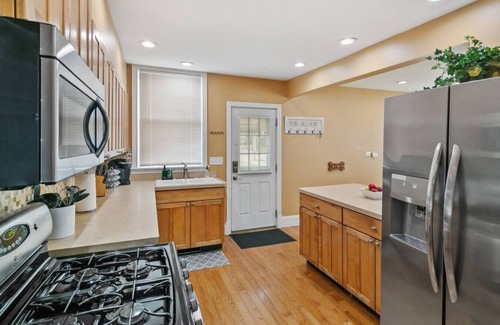 Libertyville House | Home w/porch in DT Libertyville Near Naval Base