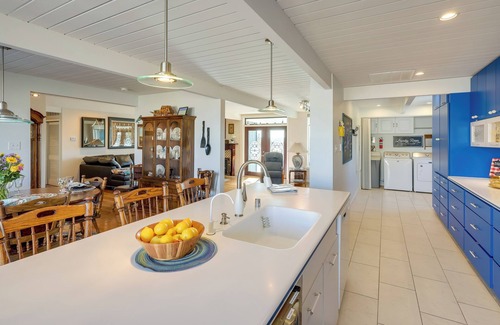Farmington House | Home w/Views & Fire Pit, 10 Mi to Aztec Ruins!