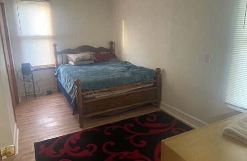 Lincoln House | Home with all the amenities as neighbors, Malls, Restaurants, and grocery stores