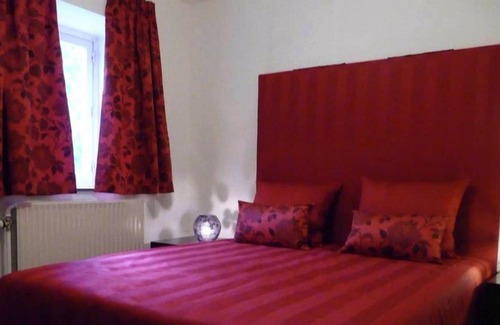 Comblain-au-Pont House | Home with garden beside the Ourthe and the RAVeL.