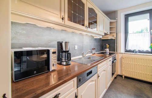 Buellingen House | Home with Gym in Bullingen