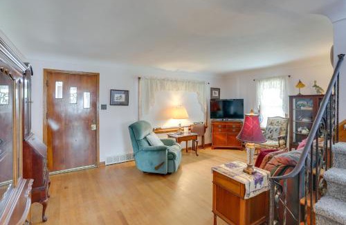 Port Clinton House | Home with Screened-In Porch Less Than 1 Mi to Lake Erie
