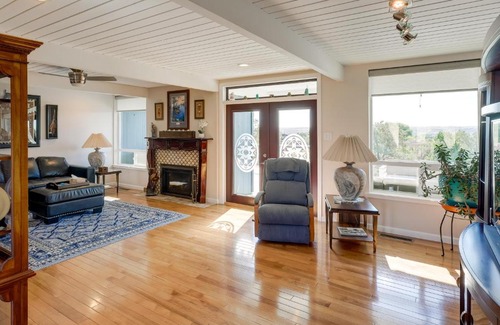 Farmington House | Home with Views and Fire Pit, 10 Mi to Aztec Ruins!