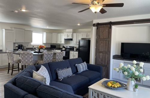 Meadview House | Home With Views Near Grand Canyon West & Skywalk