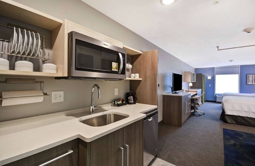 Alpine Center Hotel | Home2 Suites by Hilton Grand Rapids North