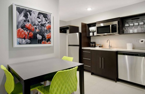 East Paris Hotel | Home2 Suites By Hilton Grand Rapids Airport