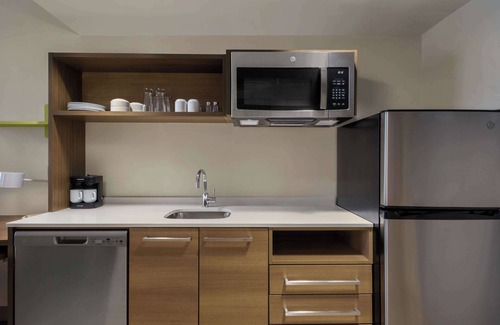 Holly Hotel | Home2 Suites by Hilton Austin East Side 5th Street