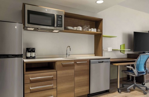 Holly Hotel | Home2 Suites by Hilton Austin East Side 5th Street