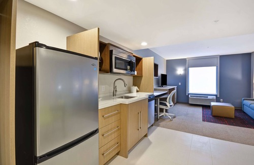 Summit Station Hotel | Home2 Suites by Hilton Columbus Airport East Broad
