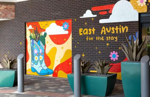 Holly Hotel | Home2 Suites By Hilton East Austin - near Downtown and UT