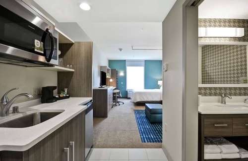 Plymouth Hotel | Home2 Suites by Hilton Plymouth, MN