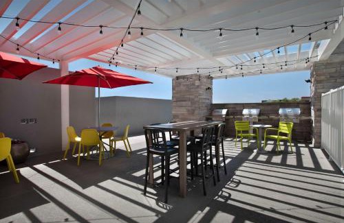 Deer Valley Hotel | Home2 Suites By Hilton Phoenix North Happy Valley